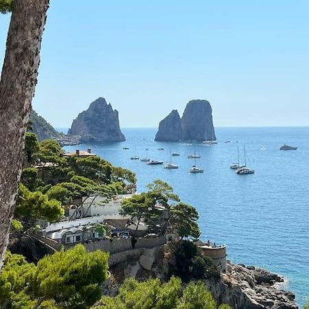 Exceptionnel Pieds Dans L'Eau Villa Capri Luaran gambar