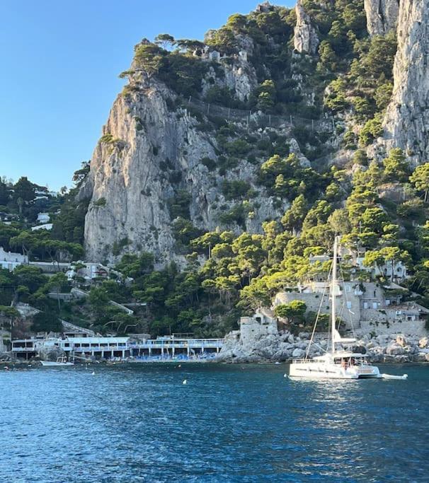 Exceptionnel Pieds Dans L'Eau Villa Capri Luaran gambar